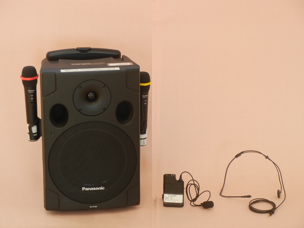 寄贈品（ワイヤレスアンプ・ワイヤレスマイクロフォン&times;2・ヘッドセットマイクロフォン・ピン型マイクロフォン）
